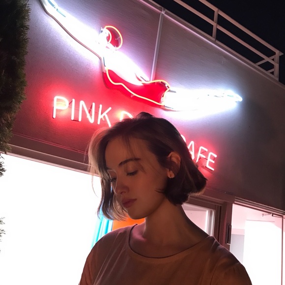 Meet your Posher, Taylor - Picture 2 of 3